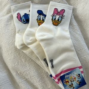 BRAND NEW WOMENS DISNEY CREW SOCKS